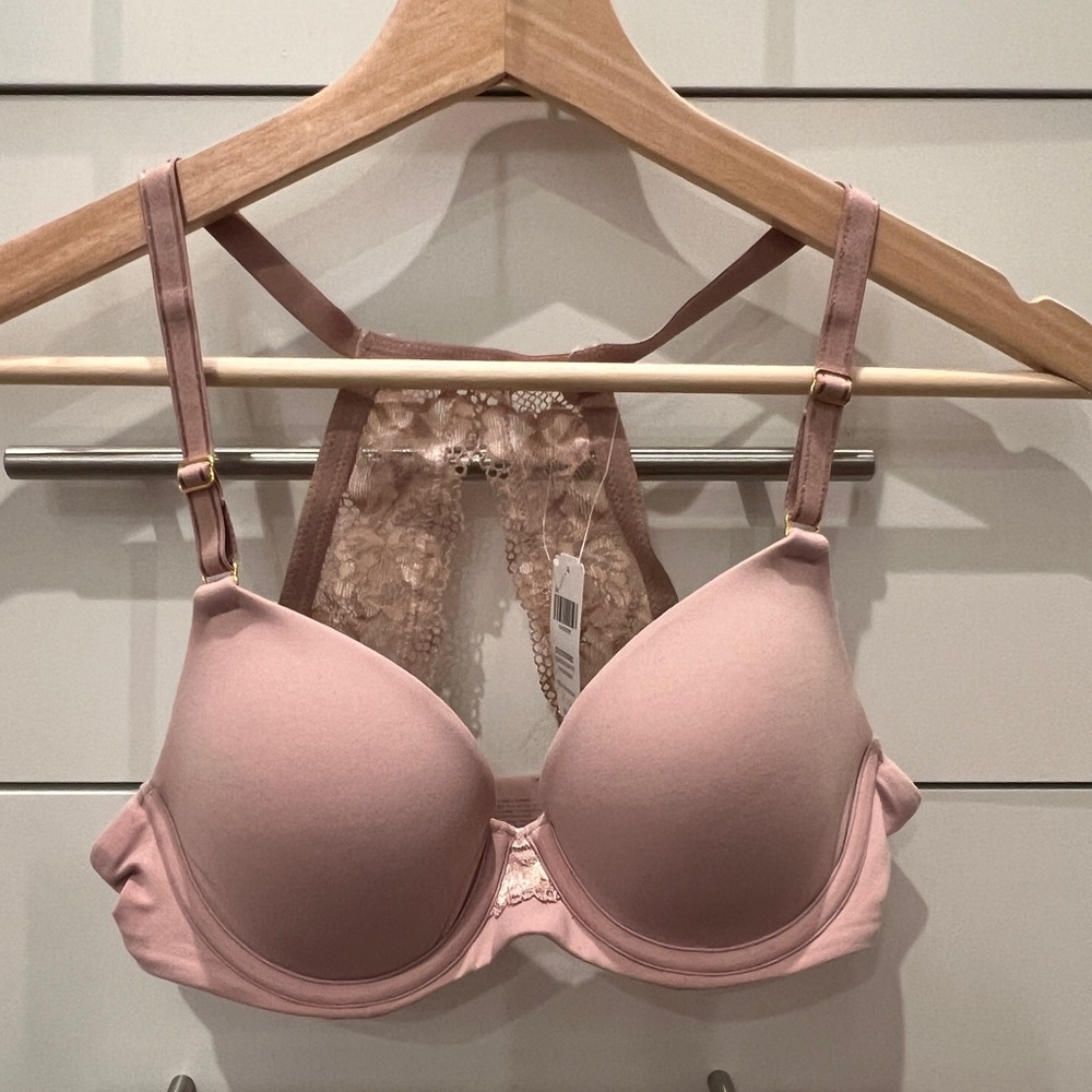 NWT Soma Embraceable Signature Racerback Bra Rose/Porcelain - 32B 🎀
